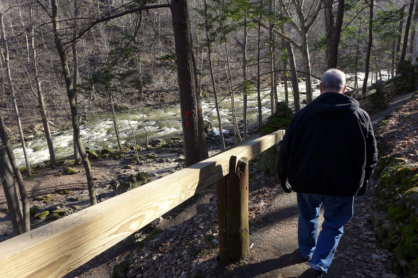 Akron Falls Park hiking